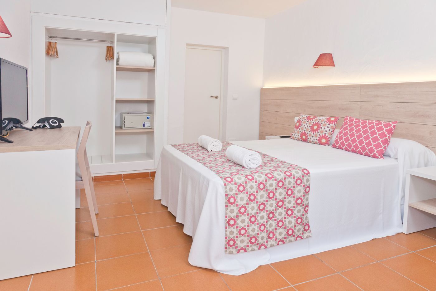Azuline-Club-Cala-Martina-Ibiza-Room-35