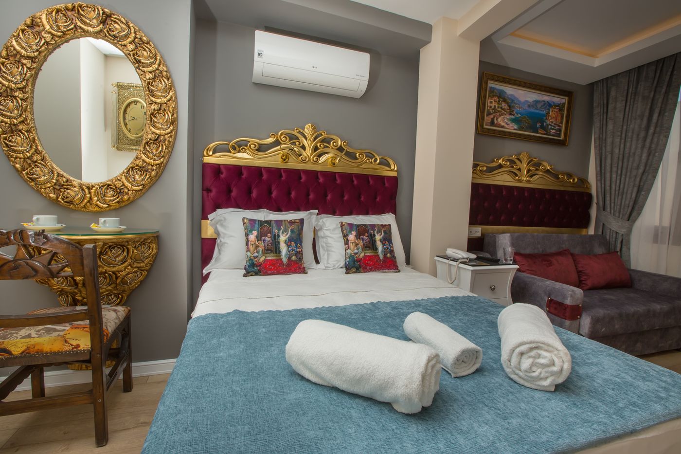 Atlantis Royal Hotel