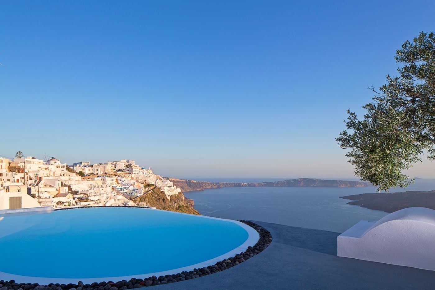 Alta-Vista-Suites-Pool-28