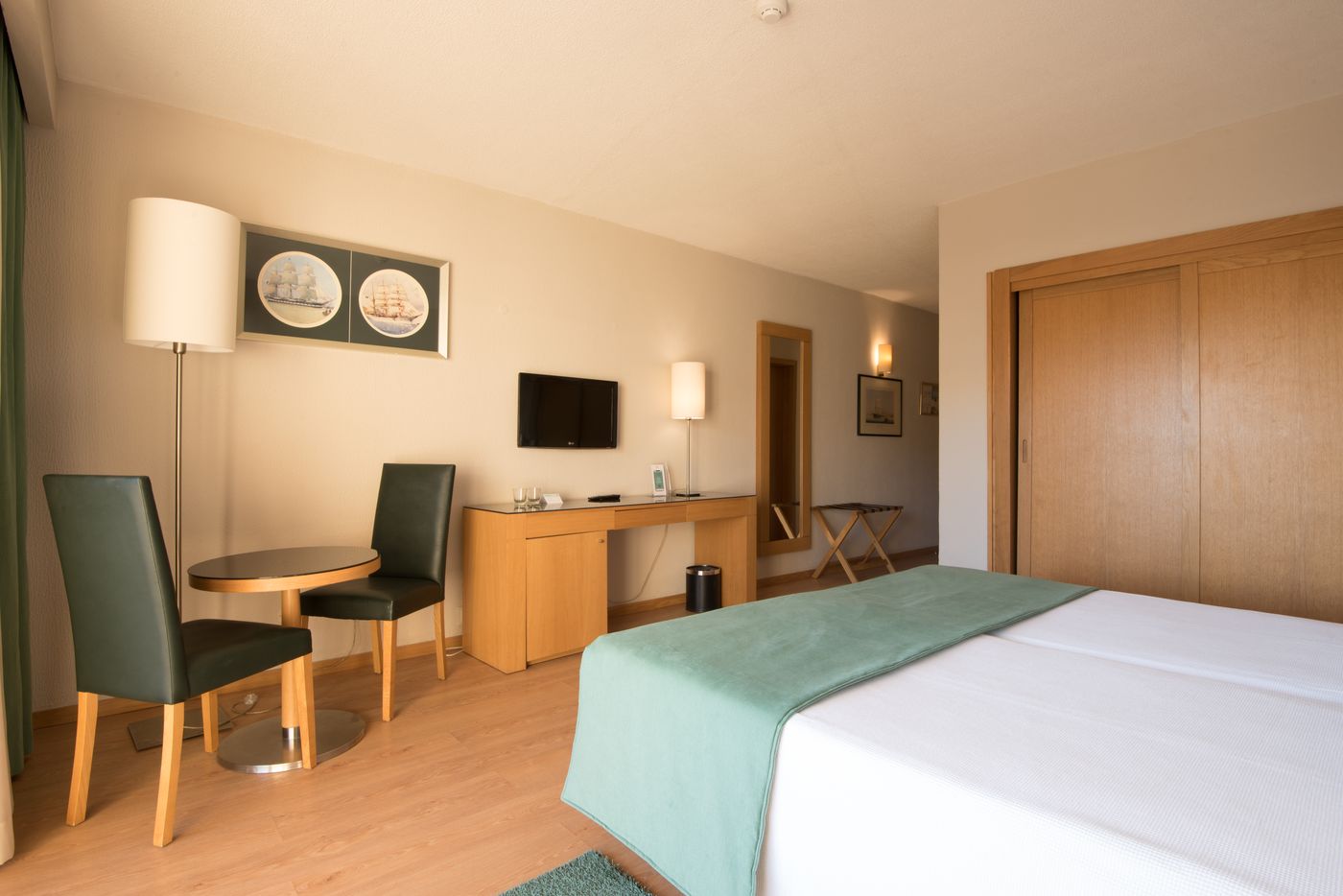 Vila-Gale-Marina-Room-19