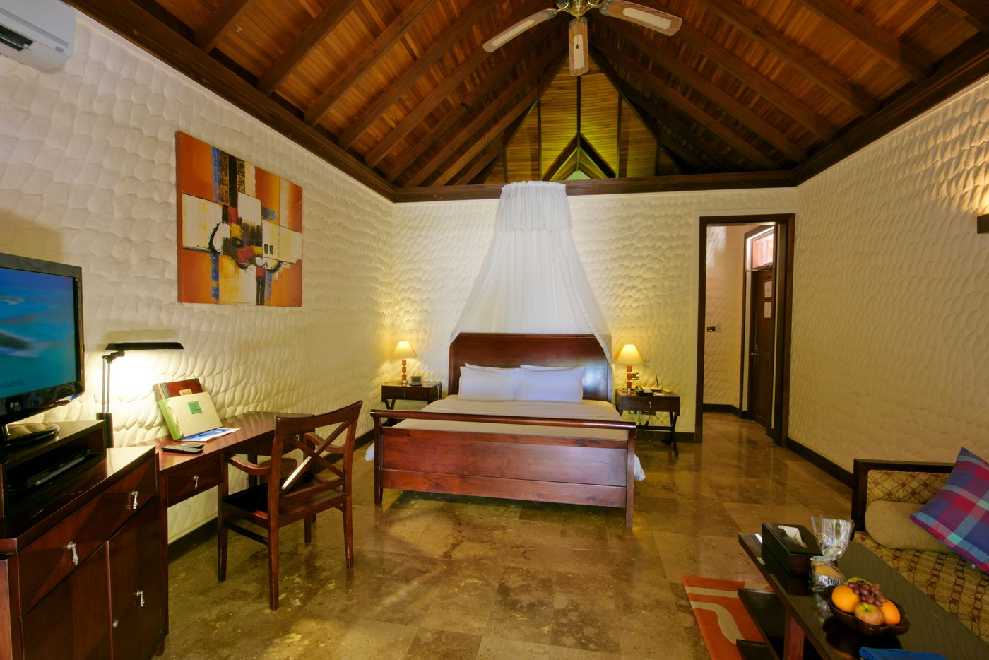 Olhuveli Beach & Spa Resort