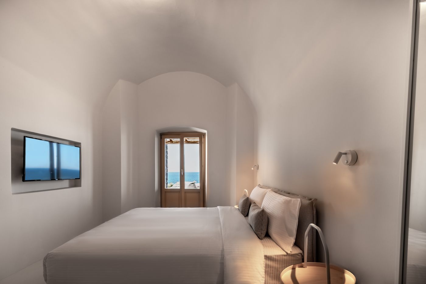 Colombos-Beachfront-Room-7