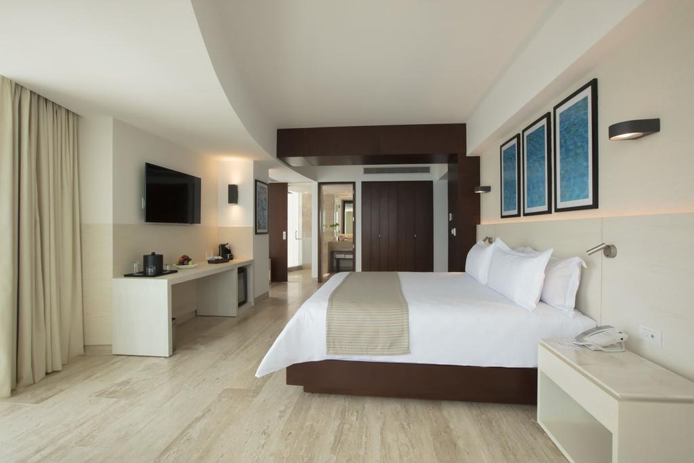 Krystal Grand Punta Cancun