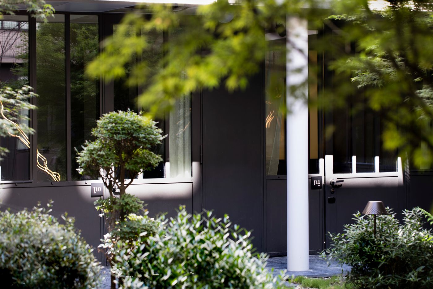 Les-Deux-Girafes-Terrace-60