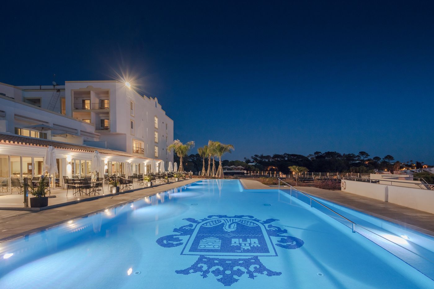 Dona-Filipa-Hotel-Pool-5