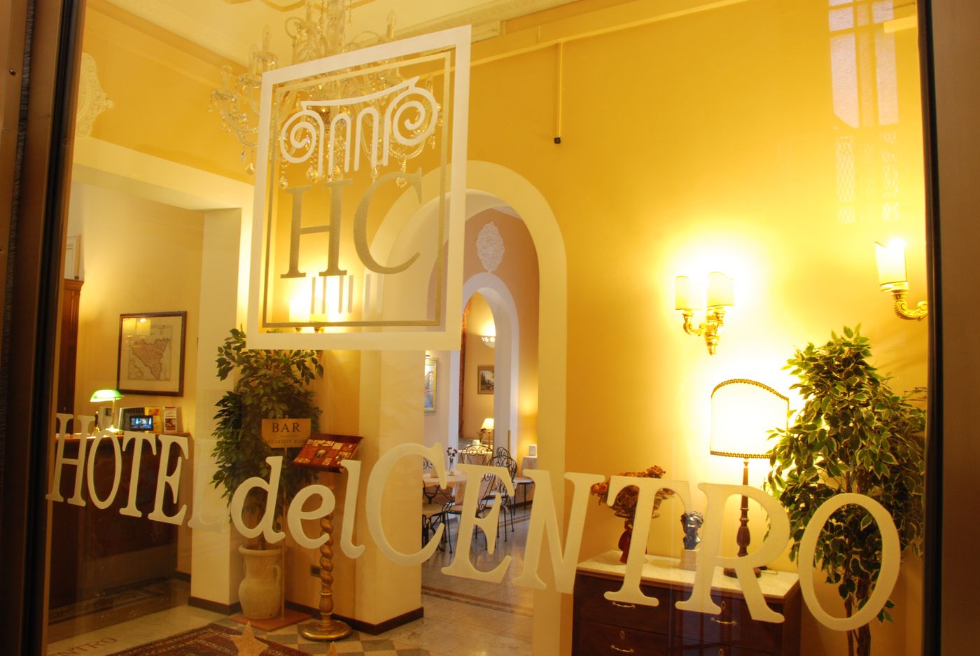 Hotel-Del-Centro-Lobby-23