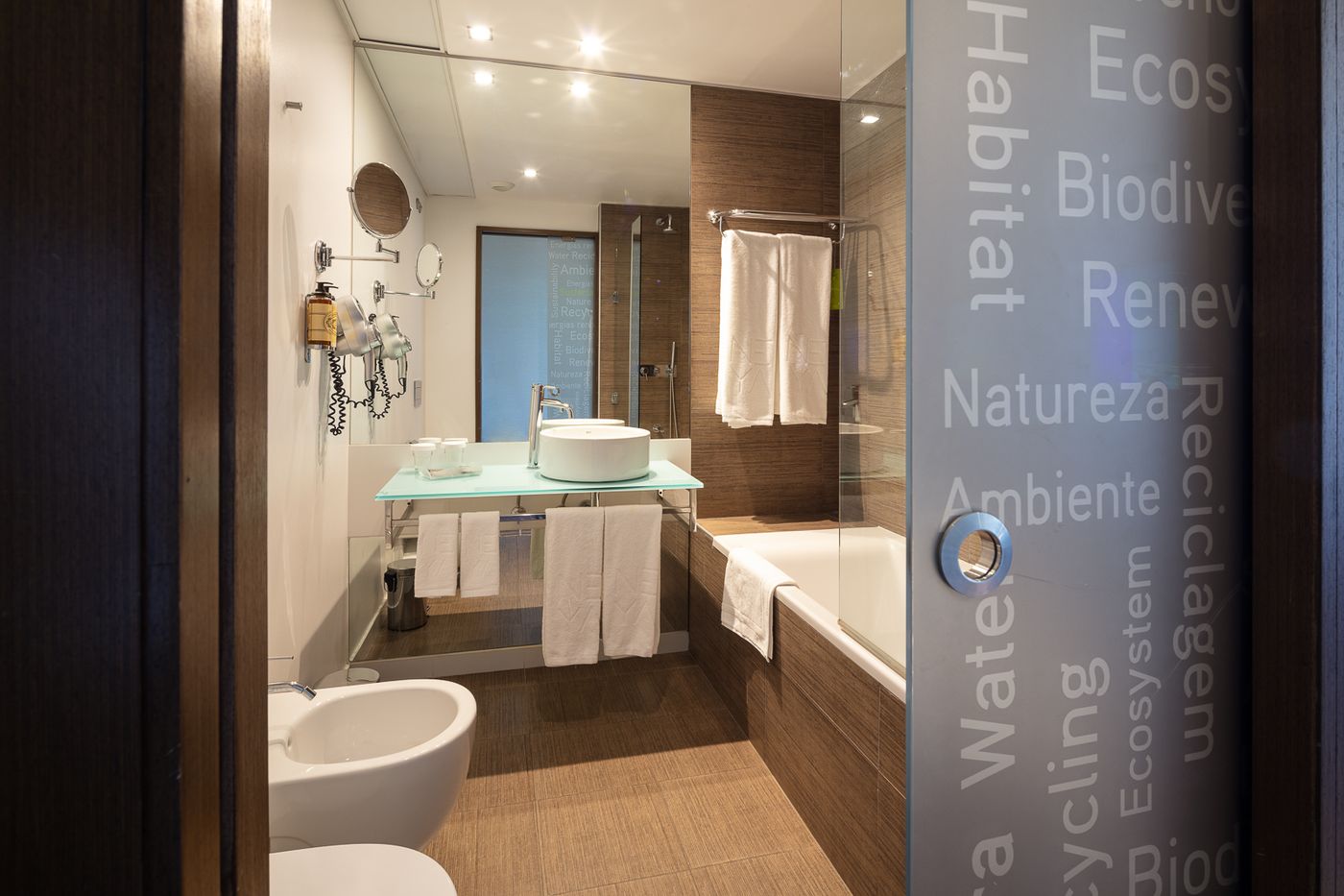 Neya-Lisboa-Hotel-Room-34