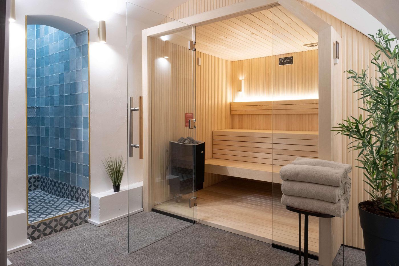 Hotel-34B-Astotel-Sports-and-Entertainment-50