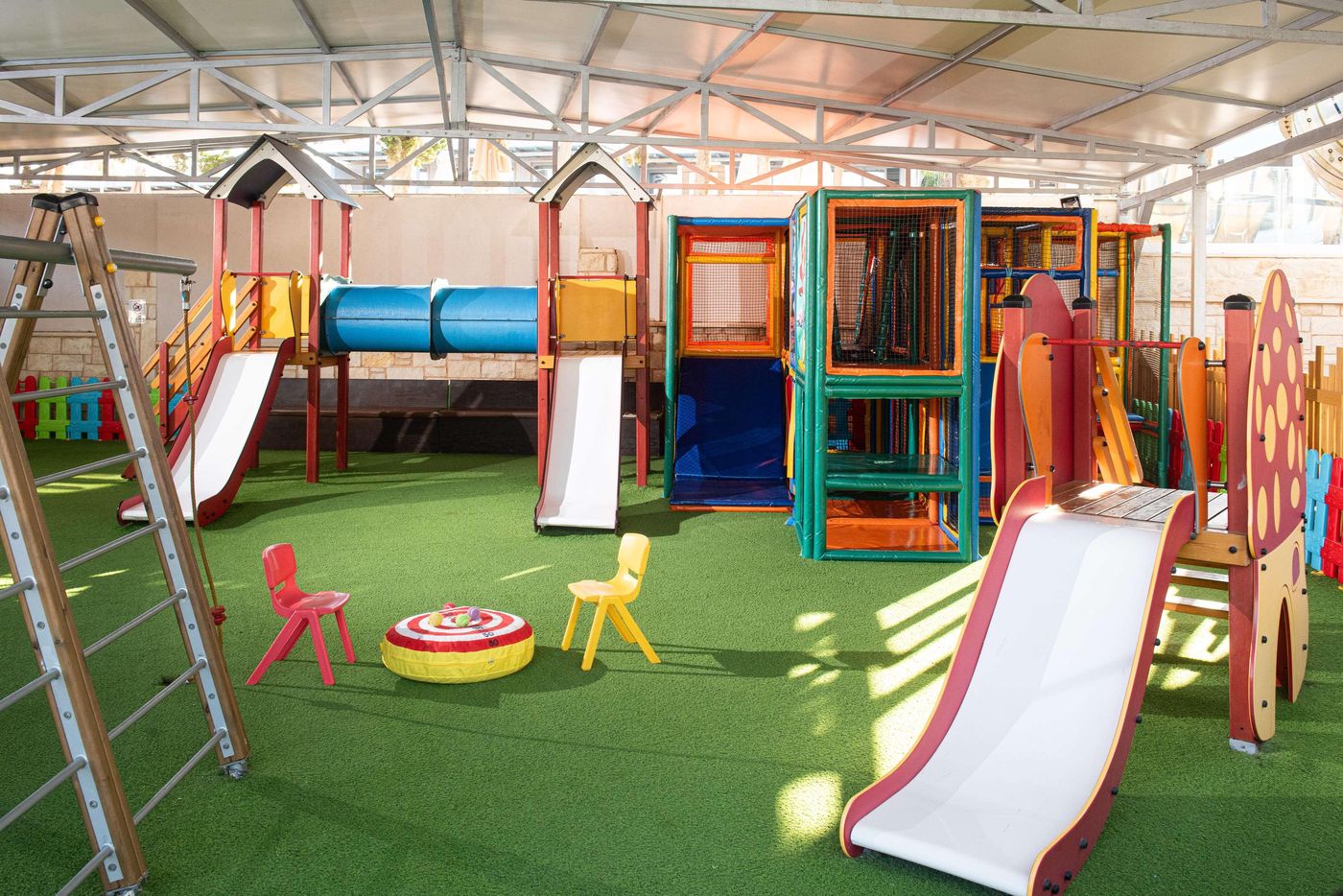 Gouves-Water-Park-Holiday-Resort-Sports-and-Entertainment-71