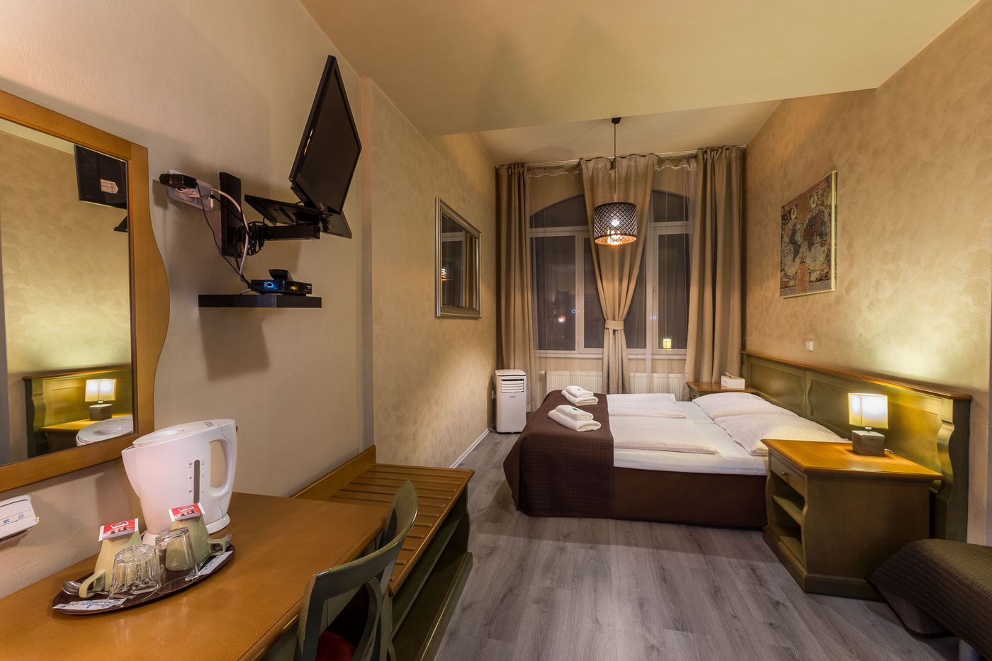 Augustus-et-Otto-Room-5