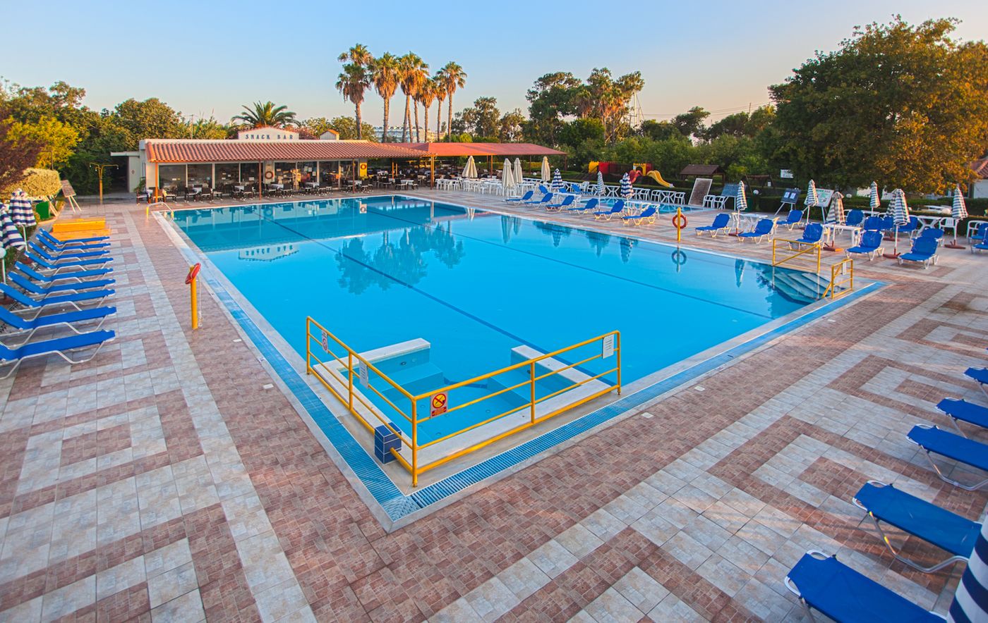 Continental-Palace-Pool-10