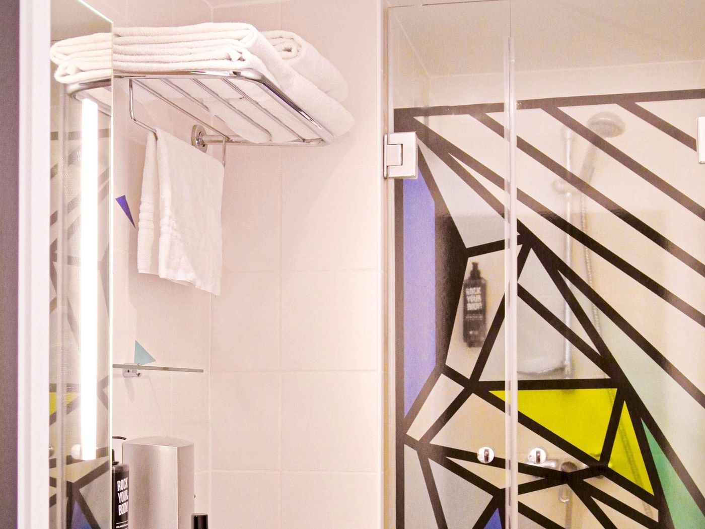 ibis-Styles-Paris-Maine-Montparnasse-Room-37