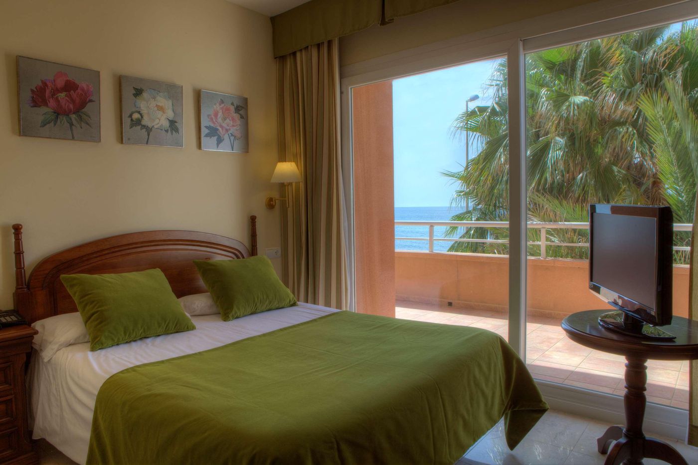 Sunway-Playa-Golf-Sitges-Room-11