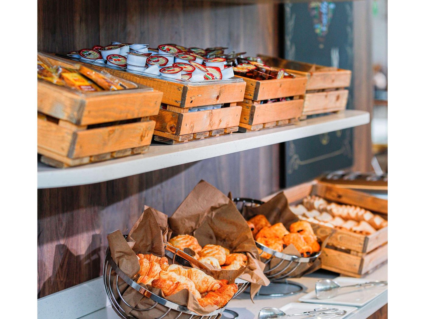 ibis-Luxembourg-Aeroport-Restaurant-53