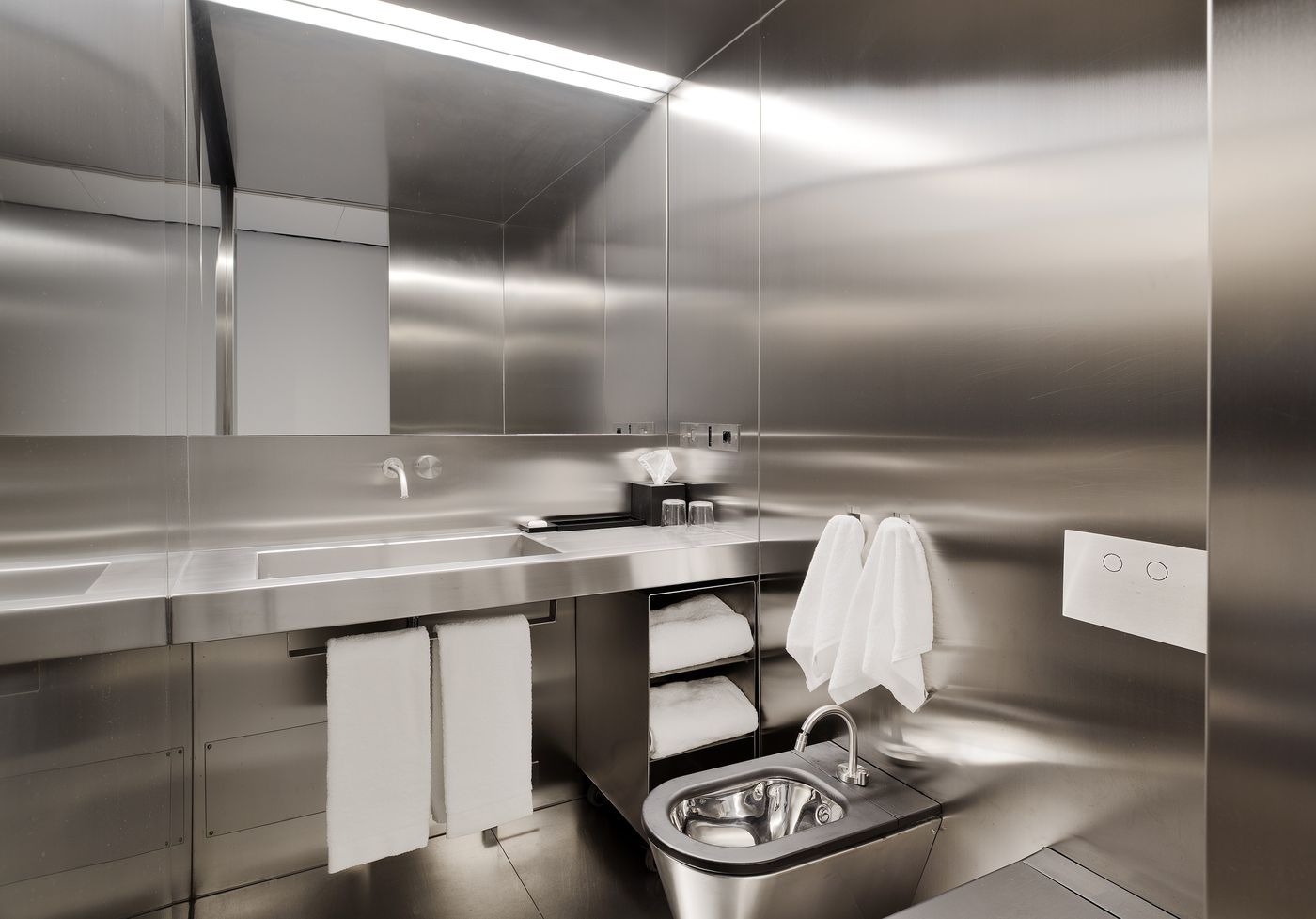 Rhinoceros-Roma-Room-28