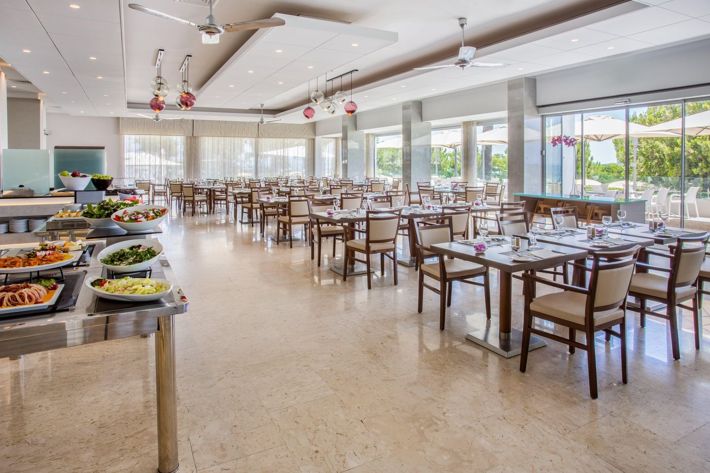 Crowne-Plaza-Limassol-Restaurant-37