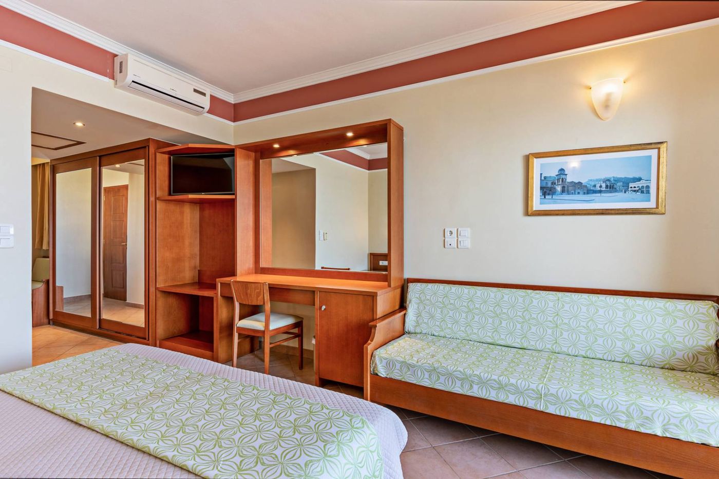 Hydramis-Palace-Beach-Resort-Room-55