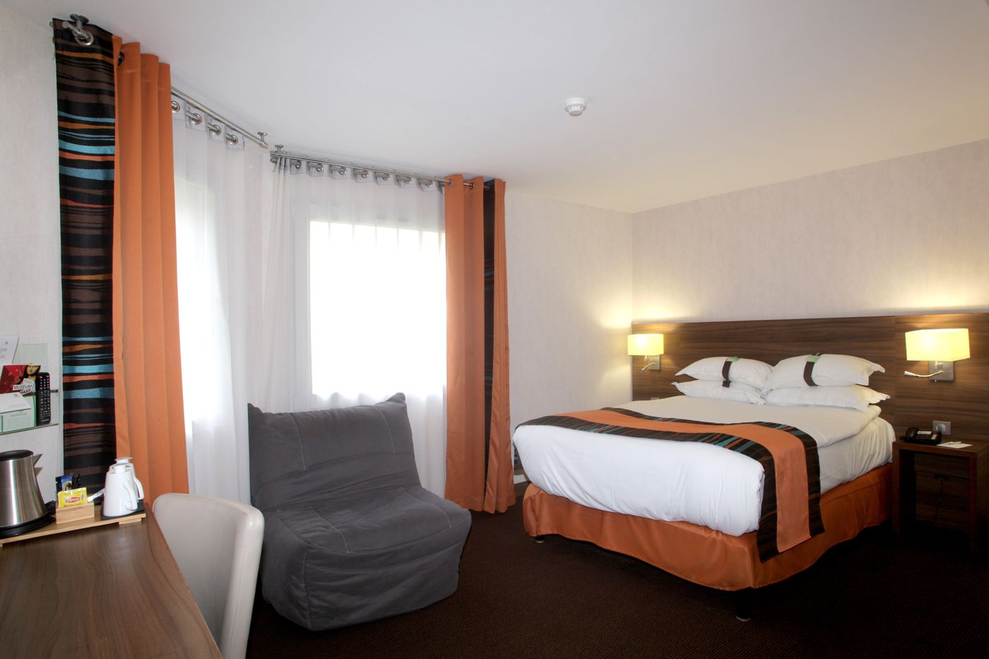 Holiday-Inn-Paris---Montmartre-Room-30