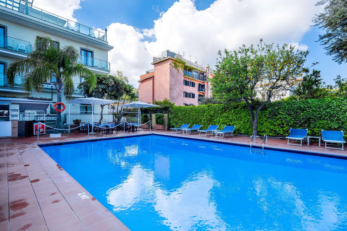 Comfort-Hotel-Gardenia-Sorrento-Coast-Pool-6