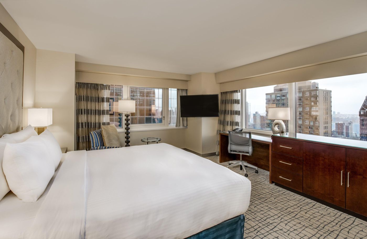 Crowne-Plaza-Times-Square-Manhattan-Room-32