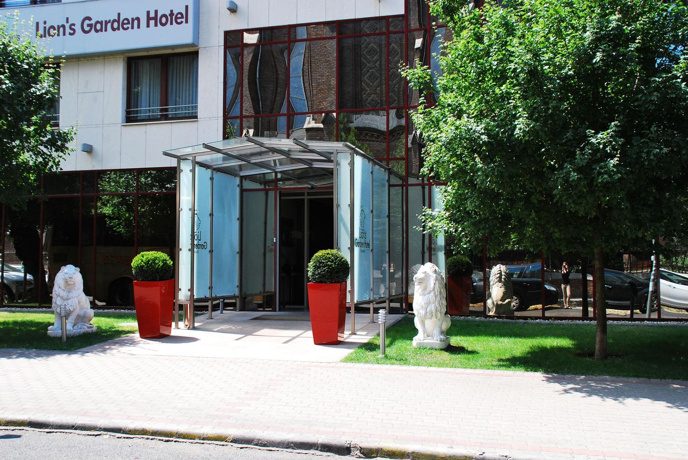 Hotel-Lion-s-Garden-General-view-8