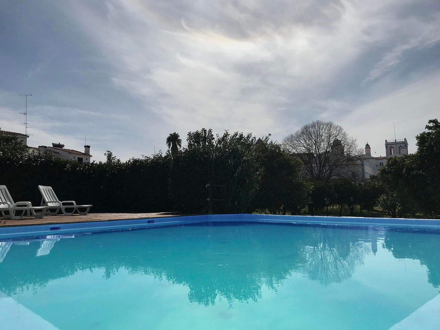 Hotel-De-Moura-Pool-46