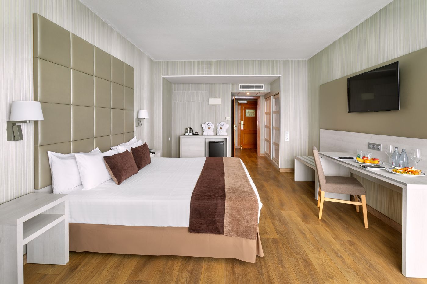 Best-Semiramis-Room-13