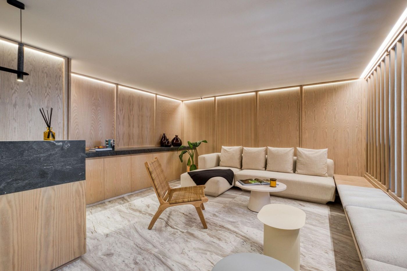 Uliv Poe 240-Mexico-Mexico City-Lobby-6