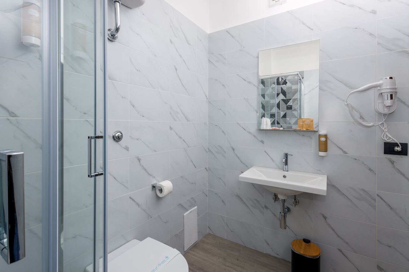 Crossroad-Hotel-Room-32