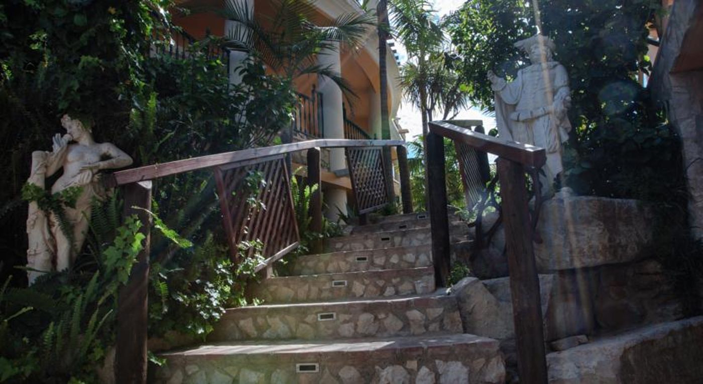 Dom-Manuel-I-Terrace-13