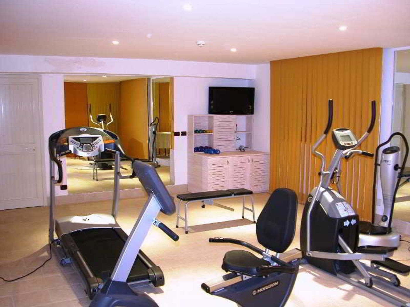 Viola-Palace-Hotel-Sports-and-Entertainment-33