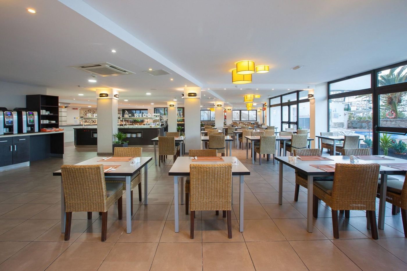 Revoli-Restaurant-29