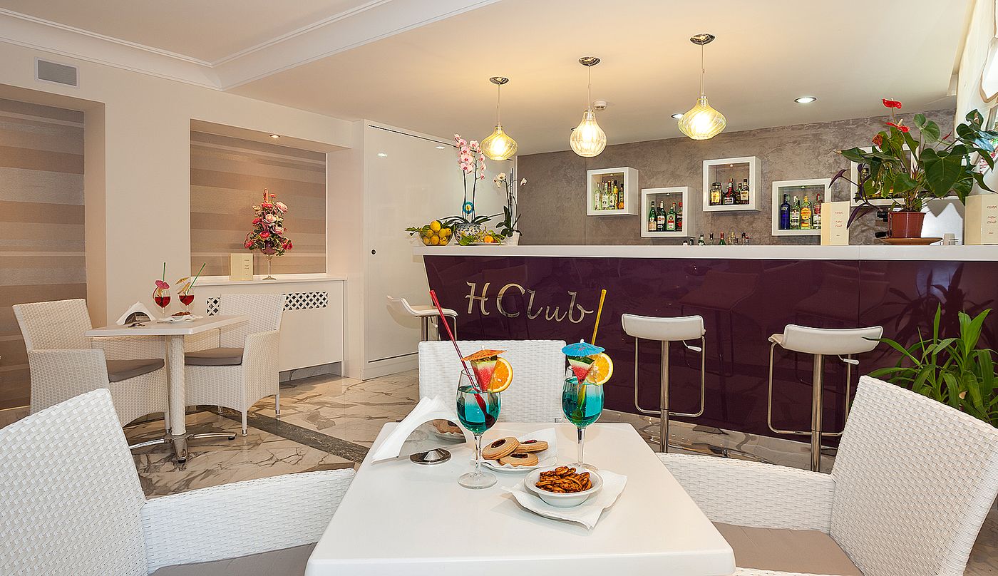 Club-Sorrento-Lobby-50