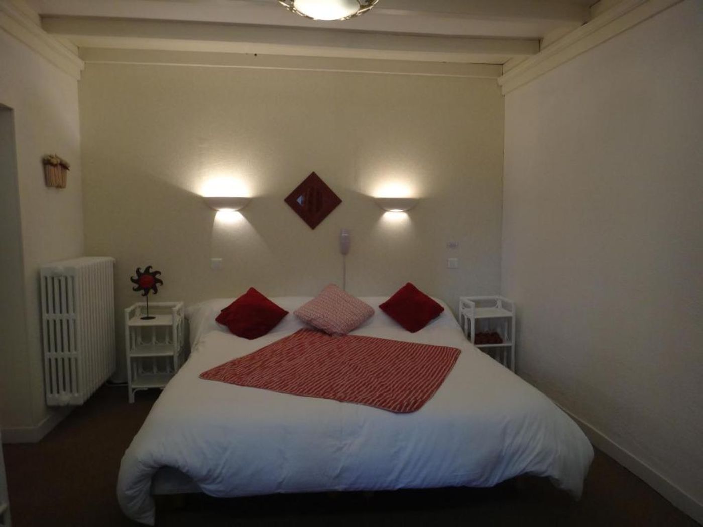 Logis Hôtel le Petit Manoir-France-LES ANGLES-Room-6