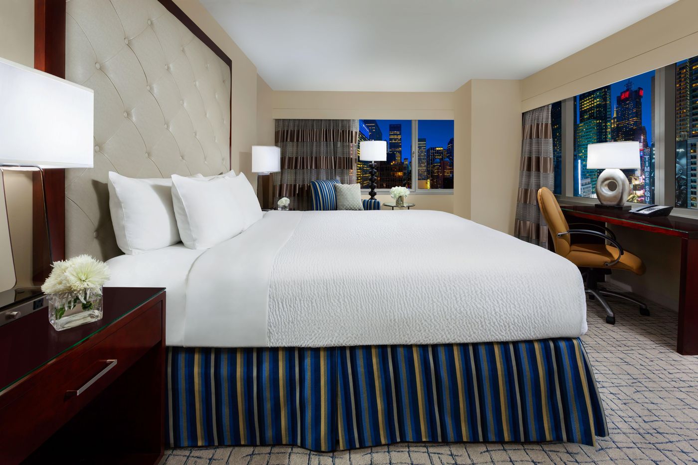 Crowne-Plaza-Times-Square-Manhattan-Room-22