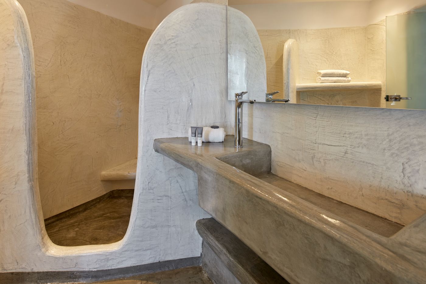 Suites-of-the-Gods-Cave-Spa-Room-49