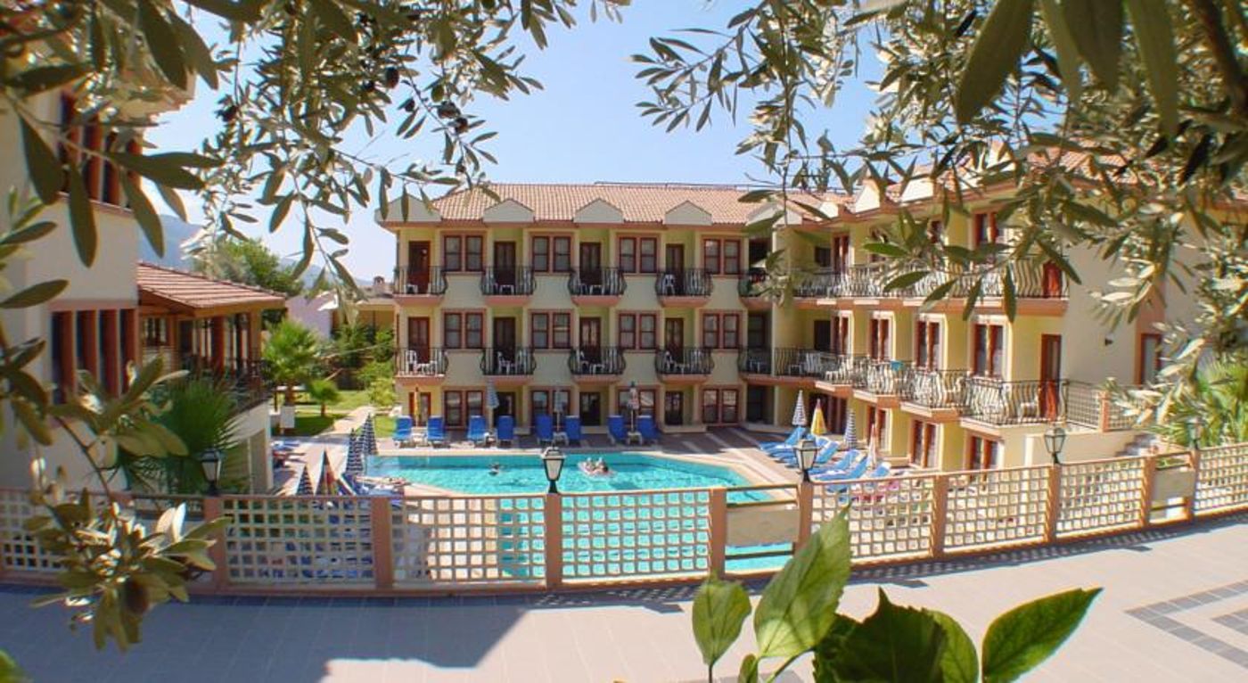 Belcehan Beach Hotel
