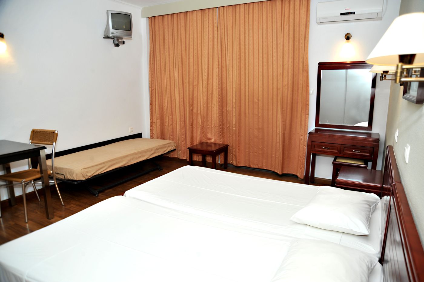 Santa-Marina-Hotel-Apartaments-General-view-26