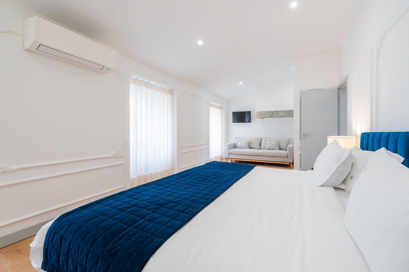 Via-Augusta-129-Room-22