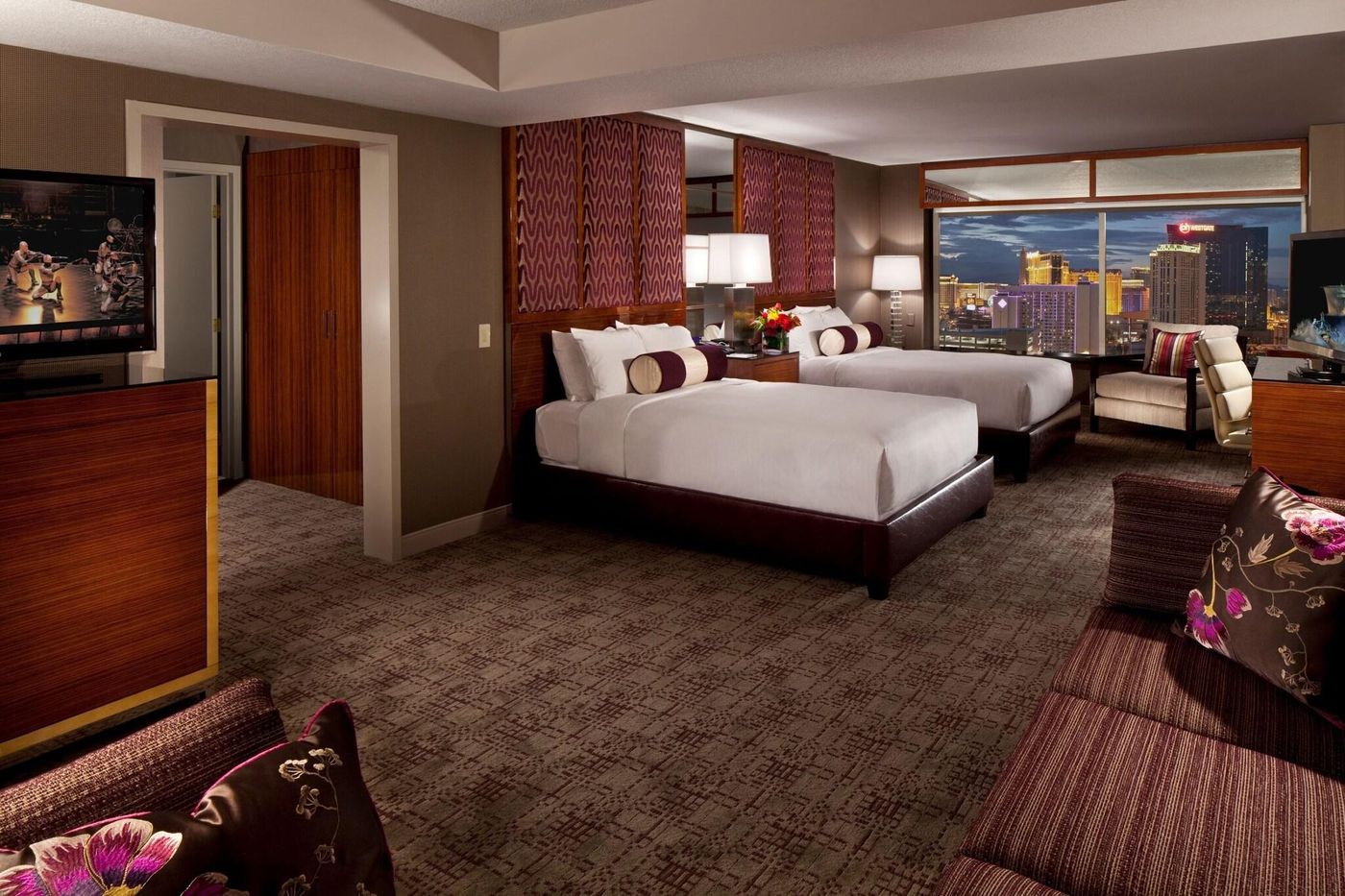 MGM-Grand-Hotel---Casino-Room-38