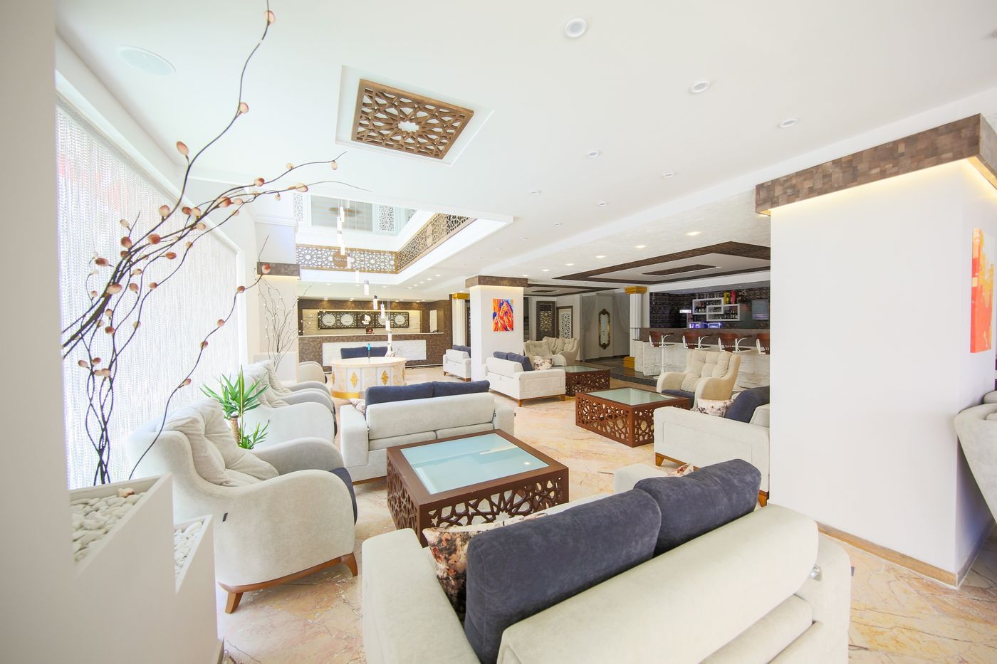 Mevre-Hotel-Lobby-48