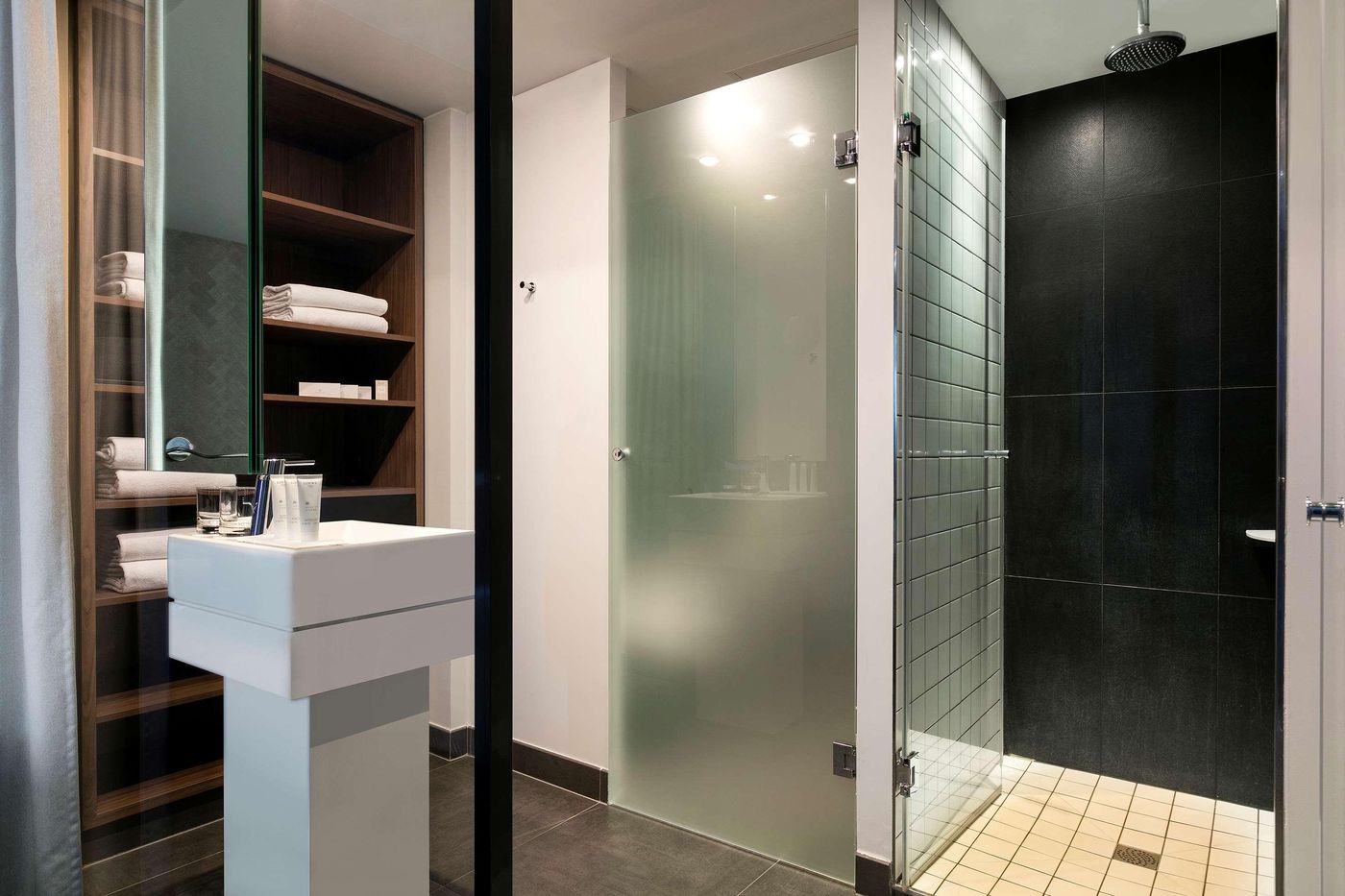 Melia-Paris-La-Defense-Room-52