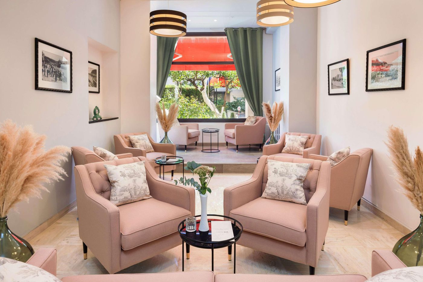 Best-Western-Plus-Hotel-Brice-Garden-Bar-68