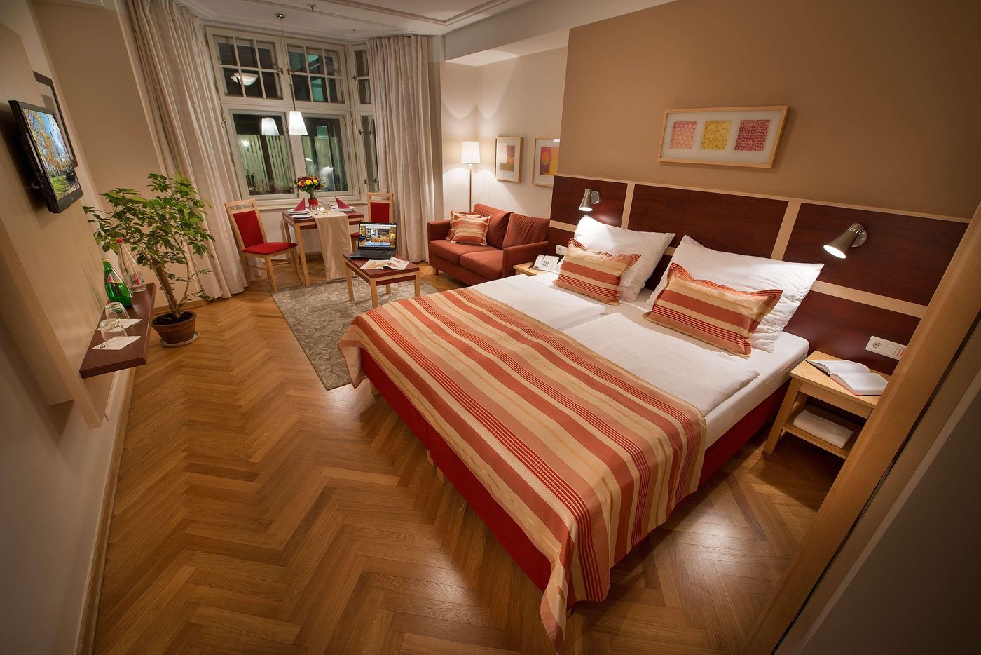 EA-Hotel-Julis-Room-14