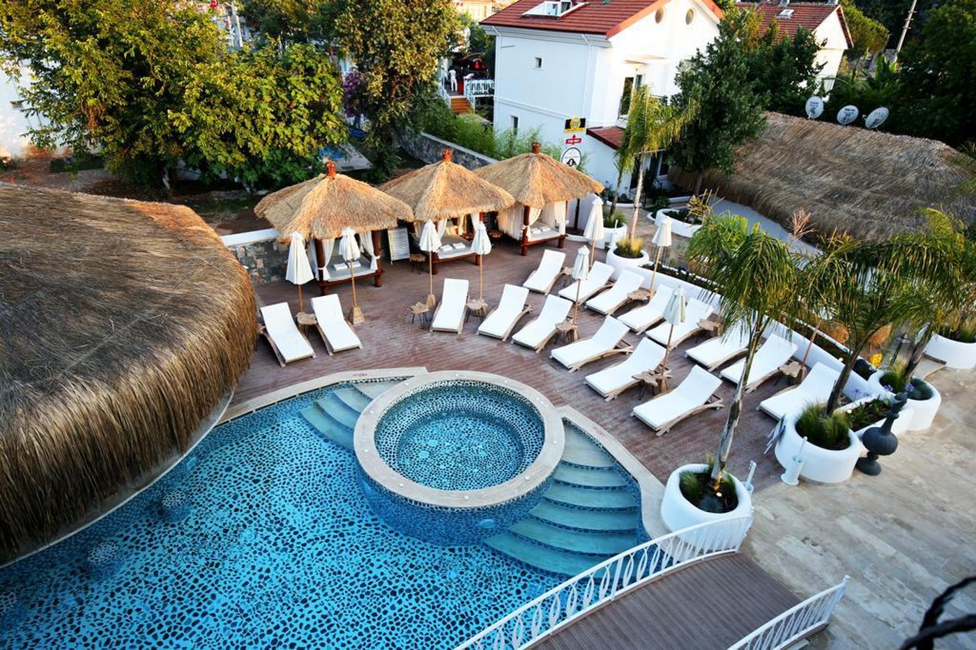 Pine-Hill-Hotel-Pool-5