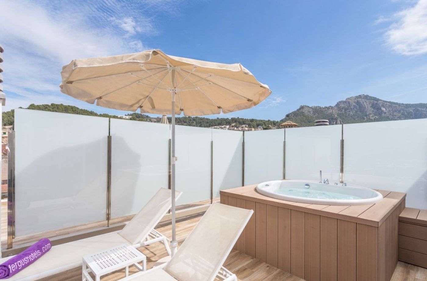 Fergus Style Soller Beach