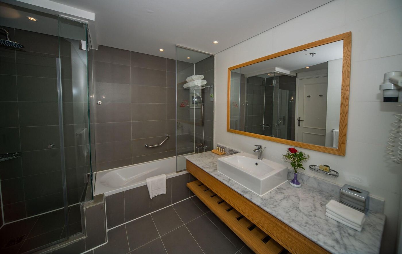 Renaissance-Sharm-El-Sheikh-Golden-View-Beach-Rest-Room-42