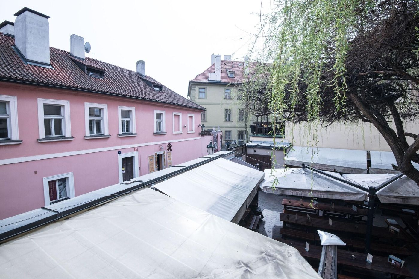 Boutique-Apartments-White-Swan-General-view-88