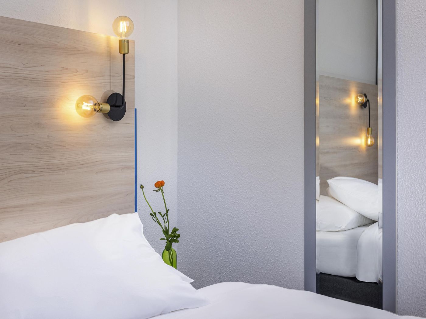 greet-Berlin-Alexanderplatz-Room-27