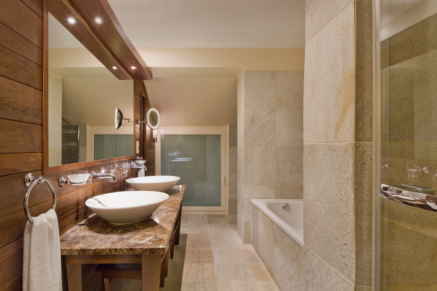 Mamaison-Hotel-Le-Regina-Warsaw-Room-28